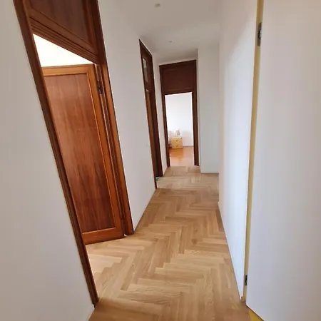 Lägenhet Cinque Giornate Charme *